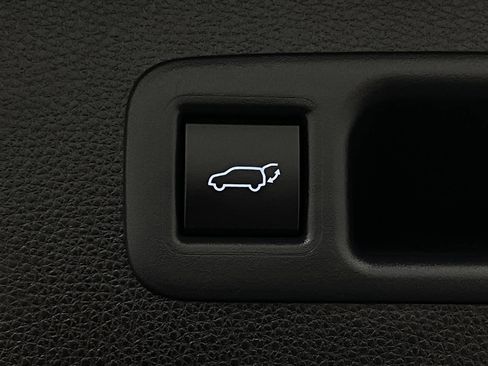 Used 2021 Toyota Highlander XSE image 8