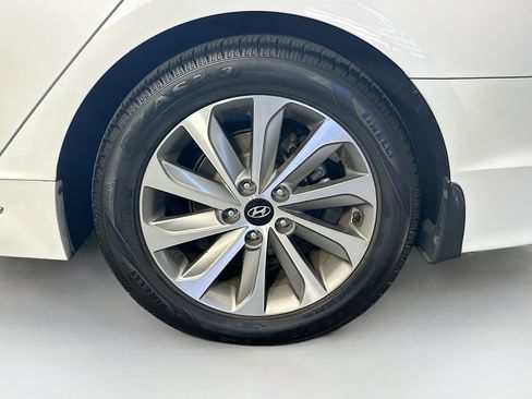 Used 2015 Hyundai Sonata Sport w/ Option Group 04 FWD image 11