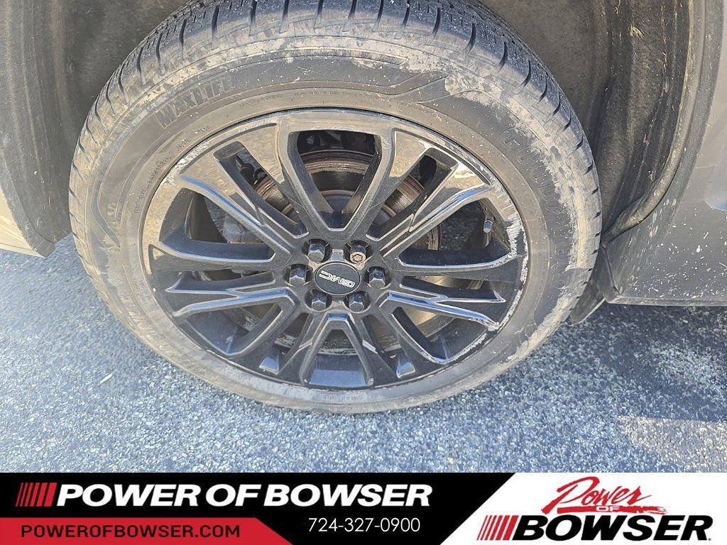 Used 2022 GMC Acadia SLE w/ Driver Convenience Package AWD/4WD image 9