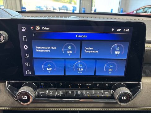 Used 2025 Chevrolet Colorado ZR2 w/ Technology Package AWD/4WD image 42