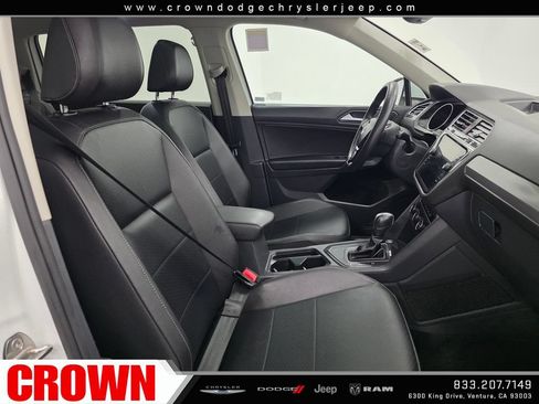 Used 2020 Volkswagen Tiguan SE FWD image 11