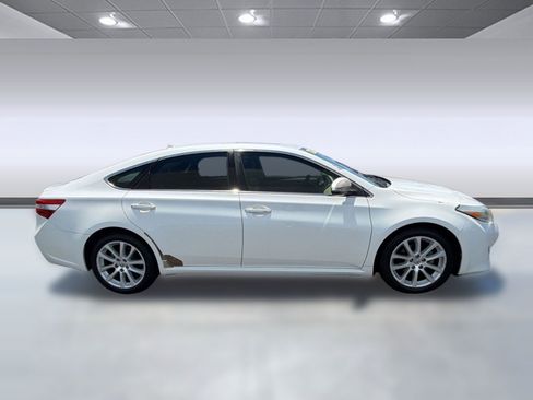 Used 2014 Toyota Avalon Limited w/ Technology Package FWD image 7