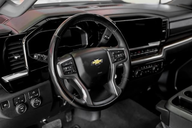 Used 2025 Chevrolet Silverado 2500 LT w/ Convenience Package AWD/4WD image 18