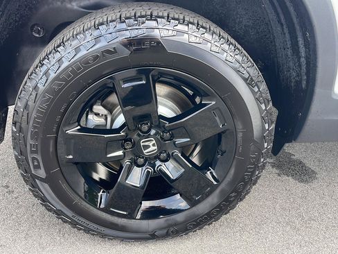 Used 2025 Honda Ridgeline Black Edition image 11