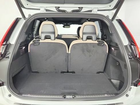 Certified 2026 Volvo XC90 B6 Plus w/ Protection Package Premier AWD/4WD image 42