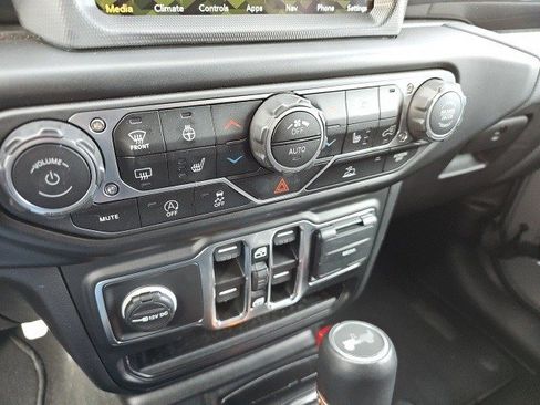 Used 2023 Jeep Wrangler Unlimited Sahara image 24