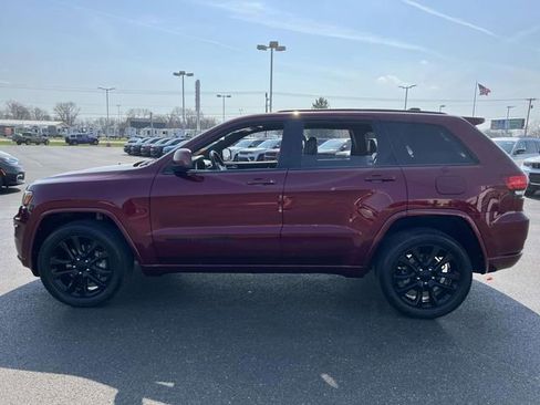 Used 2021 Jeep Grand Cherokee Laredo X image 4