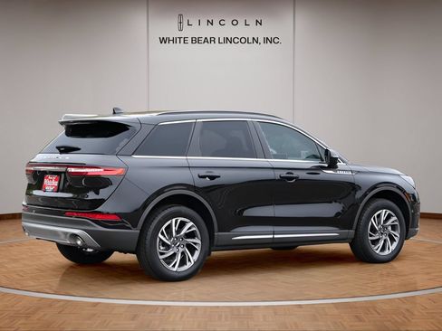 Used 2025 Lincoln Corsair AWD w/ Equipment Group 101A image 5