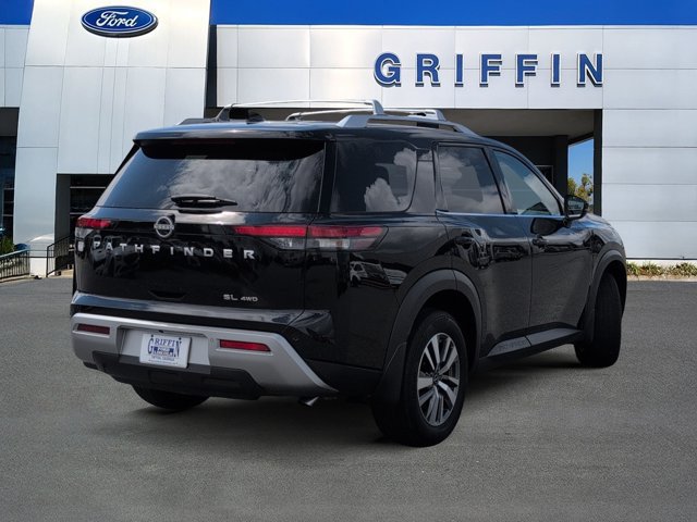 Used 2025 Nissan Pathfinder SL AWD/4WD image 4