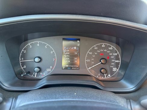 Used 2024 Toyota Corolla Cross LE image 11