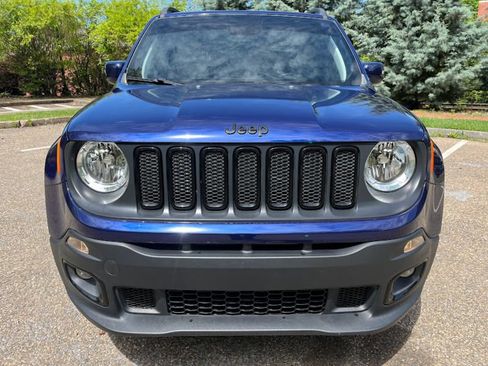 Used 2018 Jeep Renegade Altitude AWD/4WD image 30