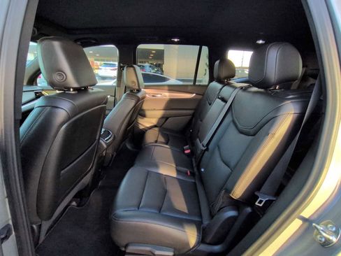 Used 2025 Cadillac XT6 Luxury image 25