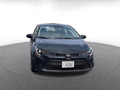 Used 2025 Toyota Corolla LE FWD image 4