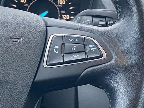 Used 2019 Ford Escape SEL image 9