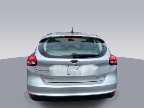 Used 2015 Ford Focus SE image 4