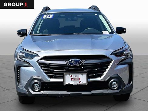 Used 2024 Subaru Outback Premium AWD/4WD image 4