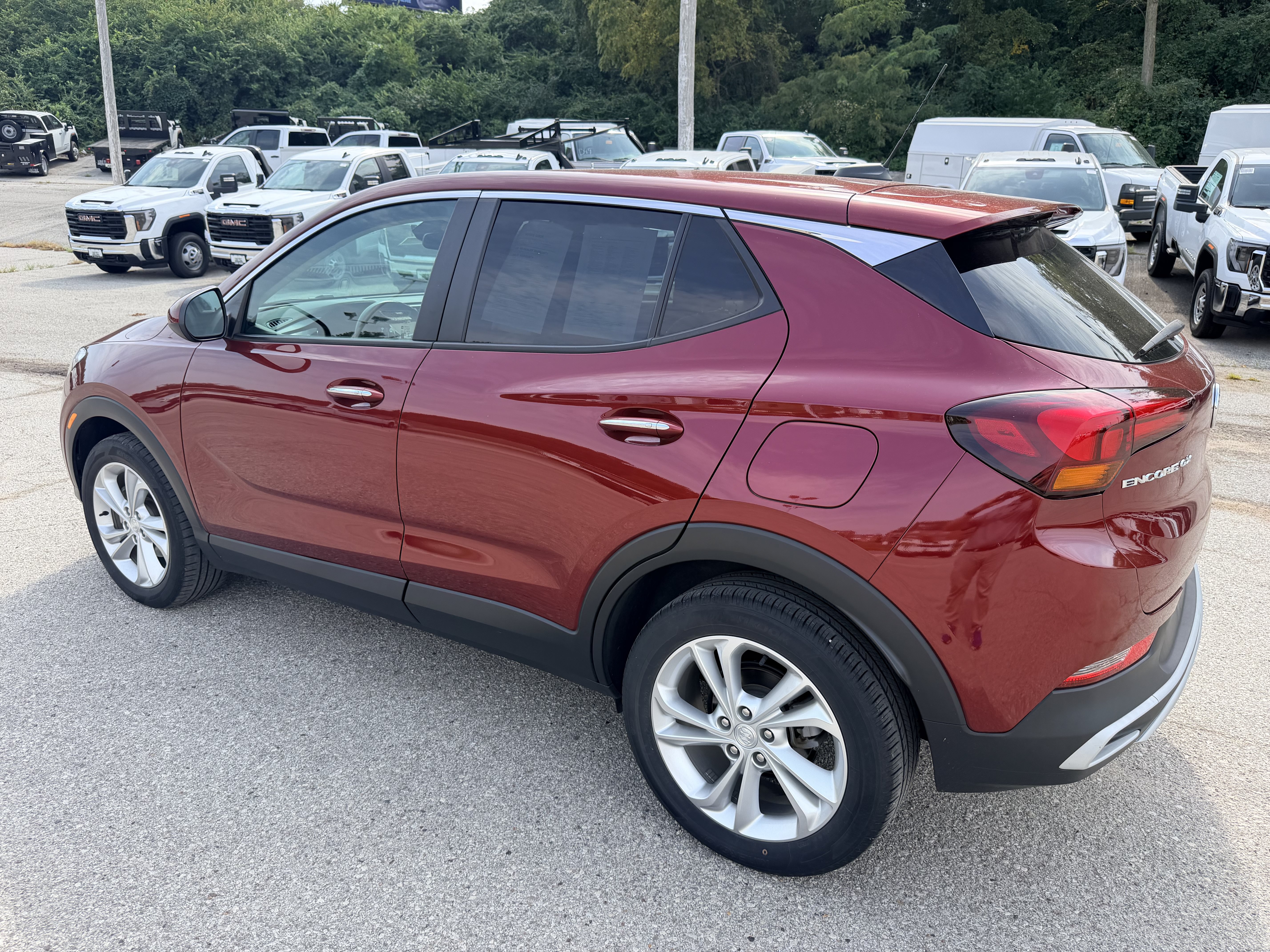 Used 2022 Buick Encore GX Preferred w/ Cold Weather Comfort Package FWD image 5
