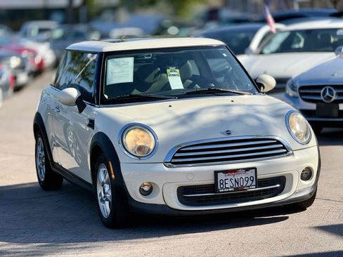 Used 2011 MINI Cooper Hardtop FWD image 3