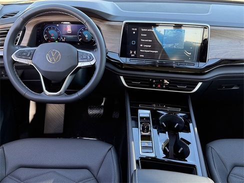 New 2026 Volkswagen Atlas SE image 9
