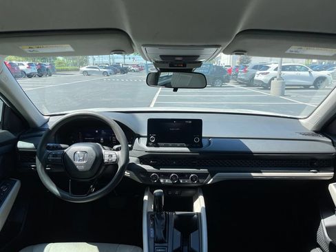 Used 2025 Honda Accord LX image 10