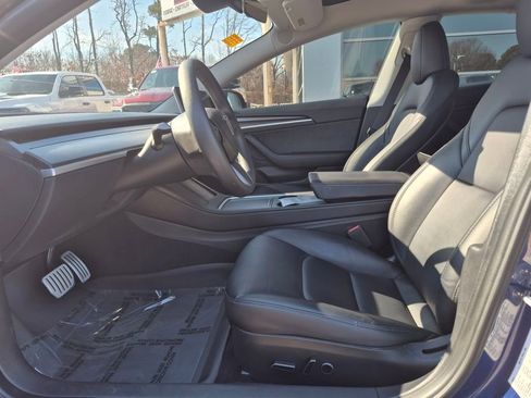 Used 2023 Tesla Model 3 Performance image 2