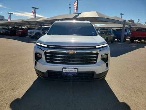 New 2026 Chevrolet Traverse LT image 3