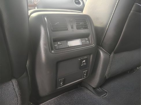 Used 2017 Nissan Pathfinder Platinum w/ Midnight Edition Package image 27