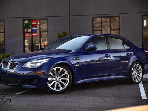 Used 2010 BMW M5 RWD image 4