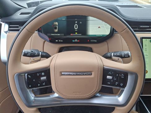 New 2025 Land Rover Range Rover Long Wheelbase SE image 18
