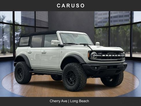 Used 2023 Ford Bronco Outer Banks w/ Sasquatch Package image 1