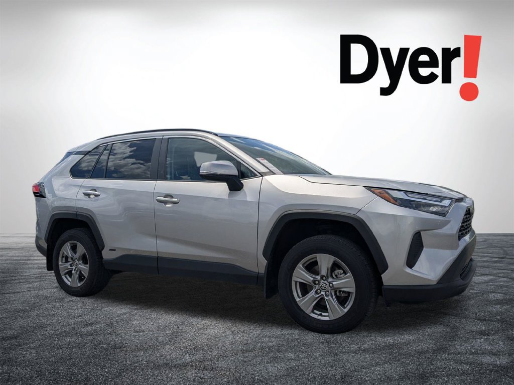 Used 2024 Toyota RAV4 XLE AWD/4WD image 2