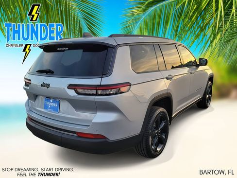 New 2026 Jeep Grand Cherokee L Limited w/ Limited Altitude Package RWD image 4