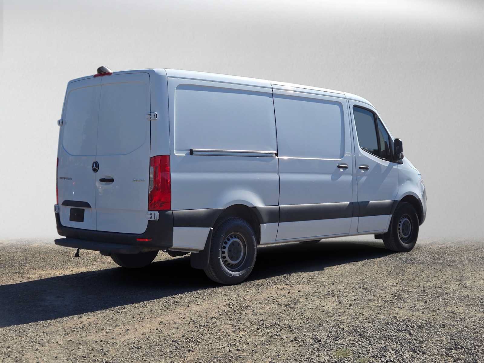 Used 2020 Mercedes-Benz Sprinter 2500 image 3