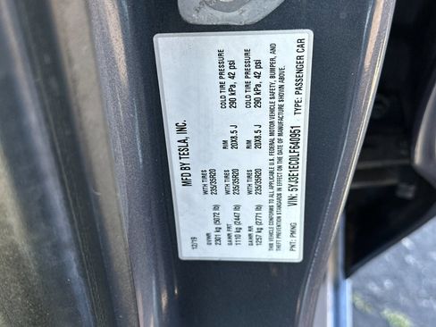 Used 2020 Tesla Model 3 Performance image 28