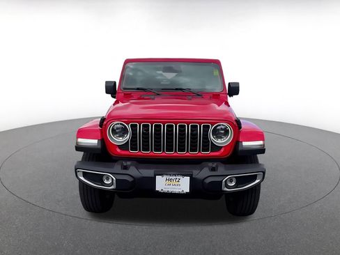 Used 2025 Jeep Wrangler Unlimited Sahara AWD/4WD image 4
