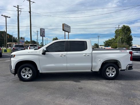 Used 2020 Chevrolet Silverado 1500 LT w/ Convenience Package AWD/4WD image 3