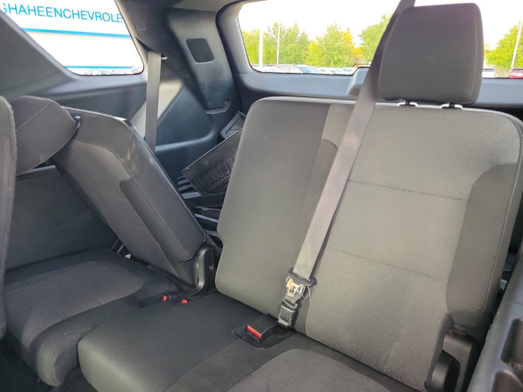 Used 2022 Chevrolet Traverse LT FWD image 30