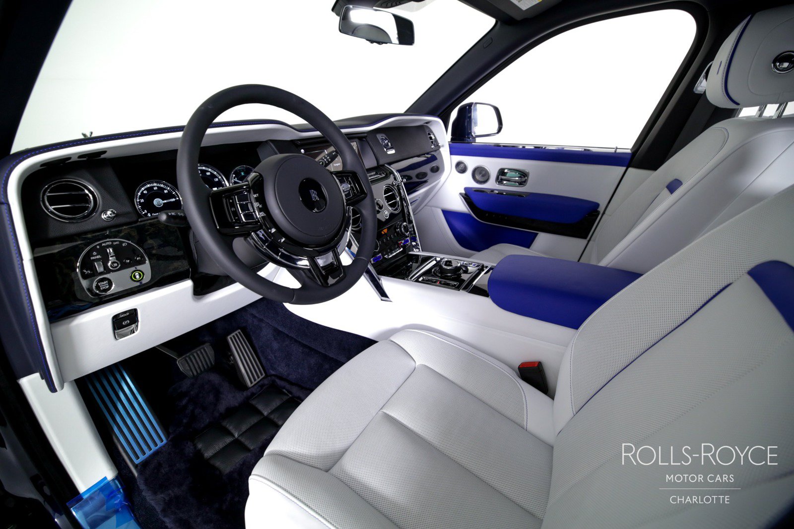 Certified 2024 Rolls-Royce Cullinan AWD/4WD image 4