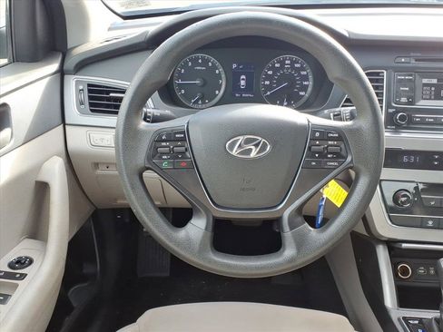 Used 2017 Hyundai Sonata SE image 5