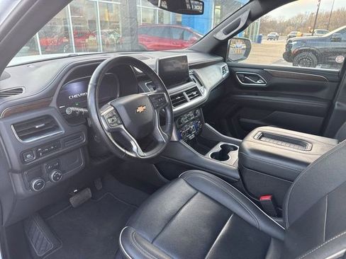 Used 2023 Chevrolet Suburban Premier image 6
