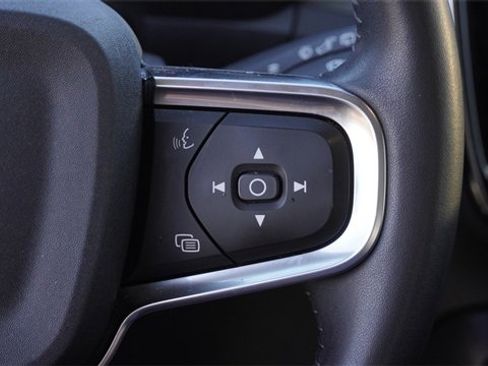 Used 2021 Volvo XC40 T5 Inscription w/ Advanced Package image 28