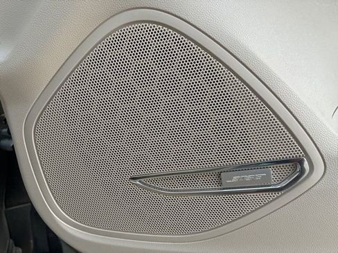 Used 2023 Buick Envision Avenir image 41