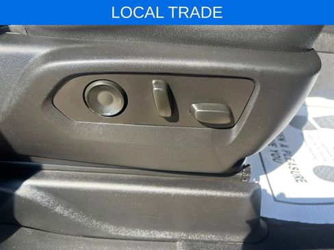 Used 2023 Chevrolet Suburban Premier AWD/4WD image 18