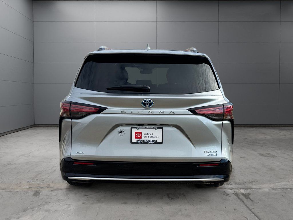 Certified 2023 Toyota Sienna Limited AWD/4WD image 4