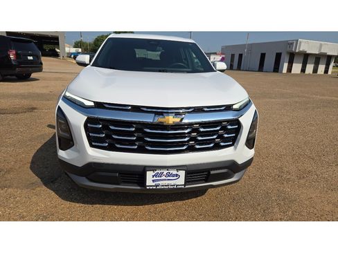 Used 2026 Chevrolet Equinox LT w/ Convenience Package II FWD image 8