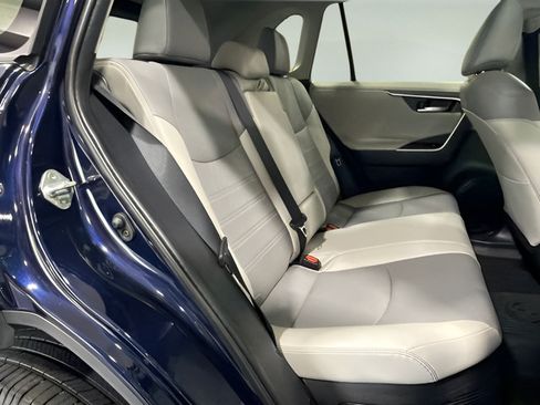 Used 2019 Toyota RAV4 Limited AWD/4WD image 36