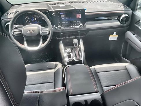 New 2025 Chevrolet Colorado Z71 w/ Midnight Edition image 15