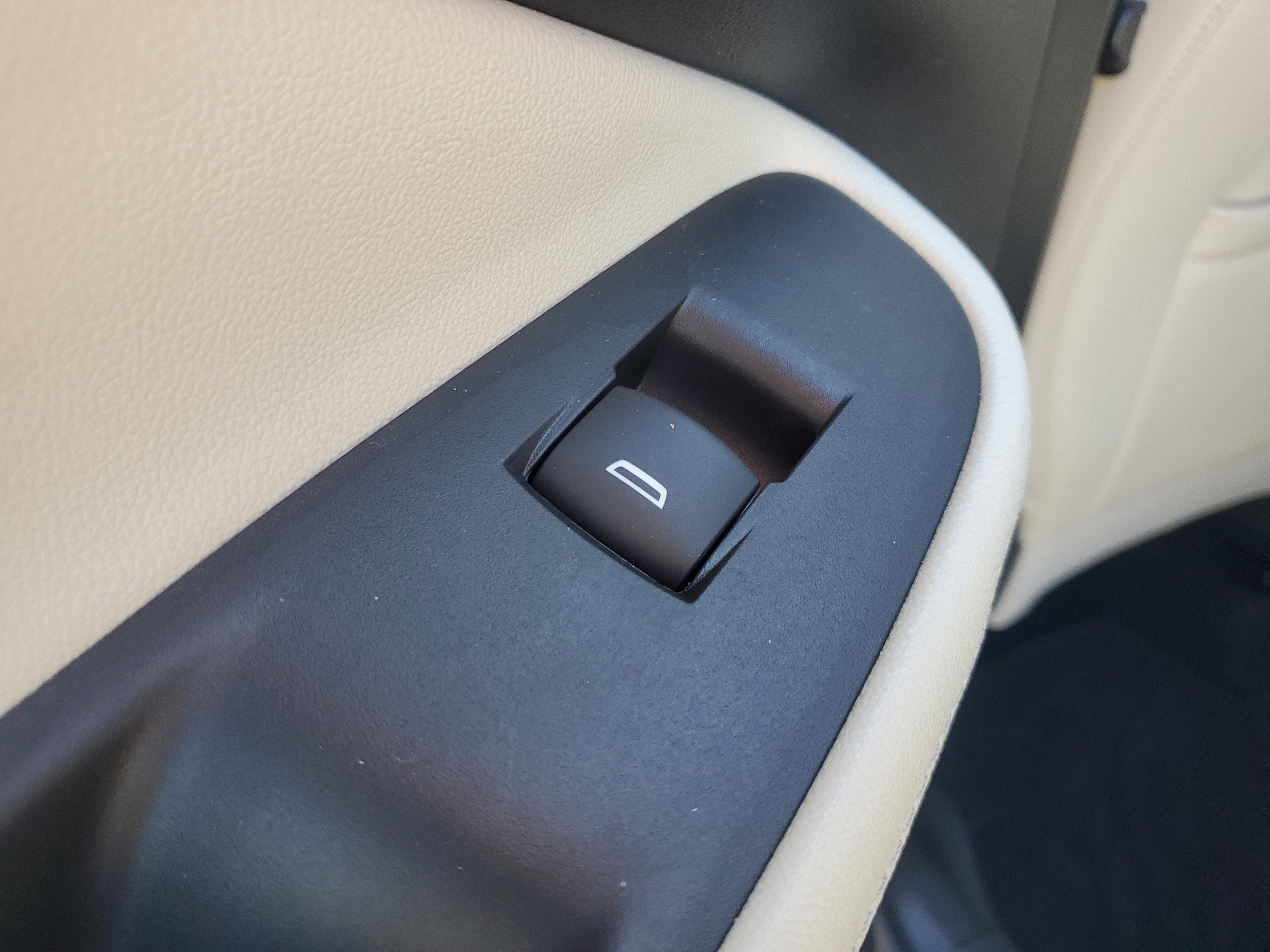 Used 2023 Buick Encore GX Preferred w/ Cold Weather Comfort Package FWD image 15