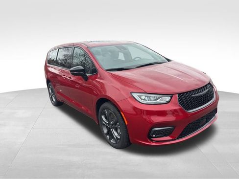 New 2026 Chrysler Pacifica Select image 8