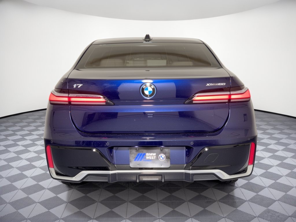 Used 2023 BMW i7 xDrive60 AWD/4WD image 11